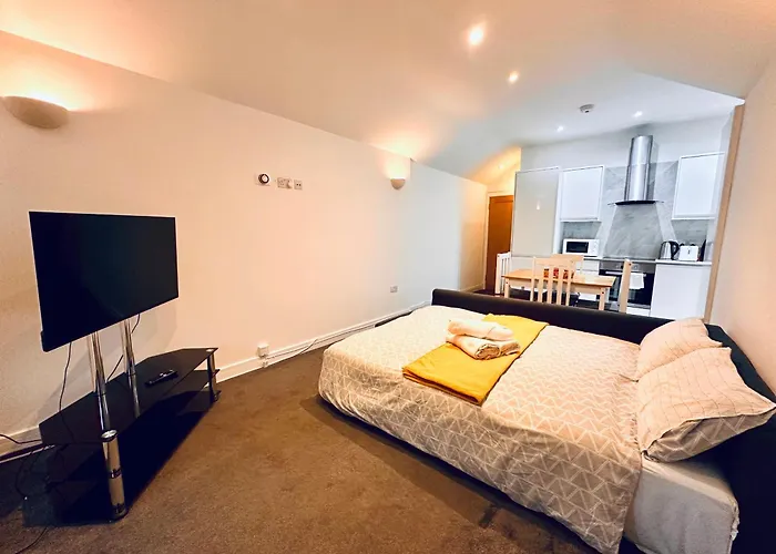 Stylish 1 Bedroom Flat In The Heart Of Staines