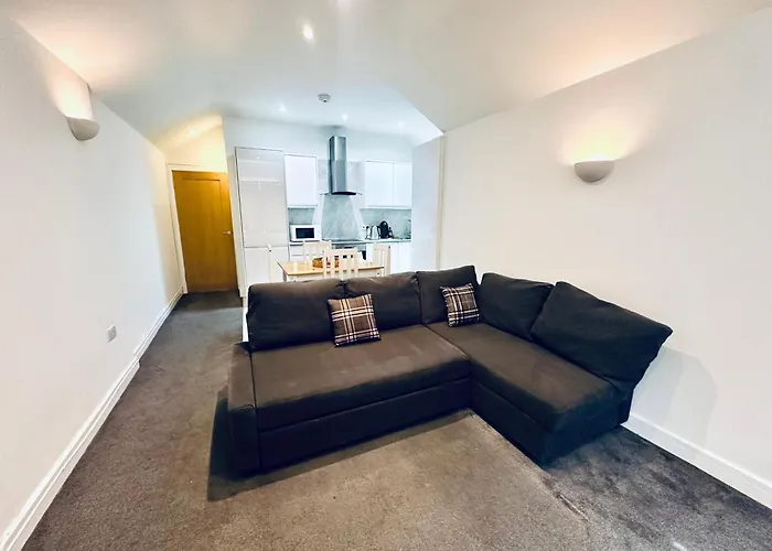 Stylish 1 Bedroom Flat In The Heart Of Staines