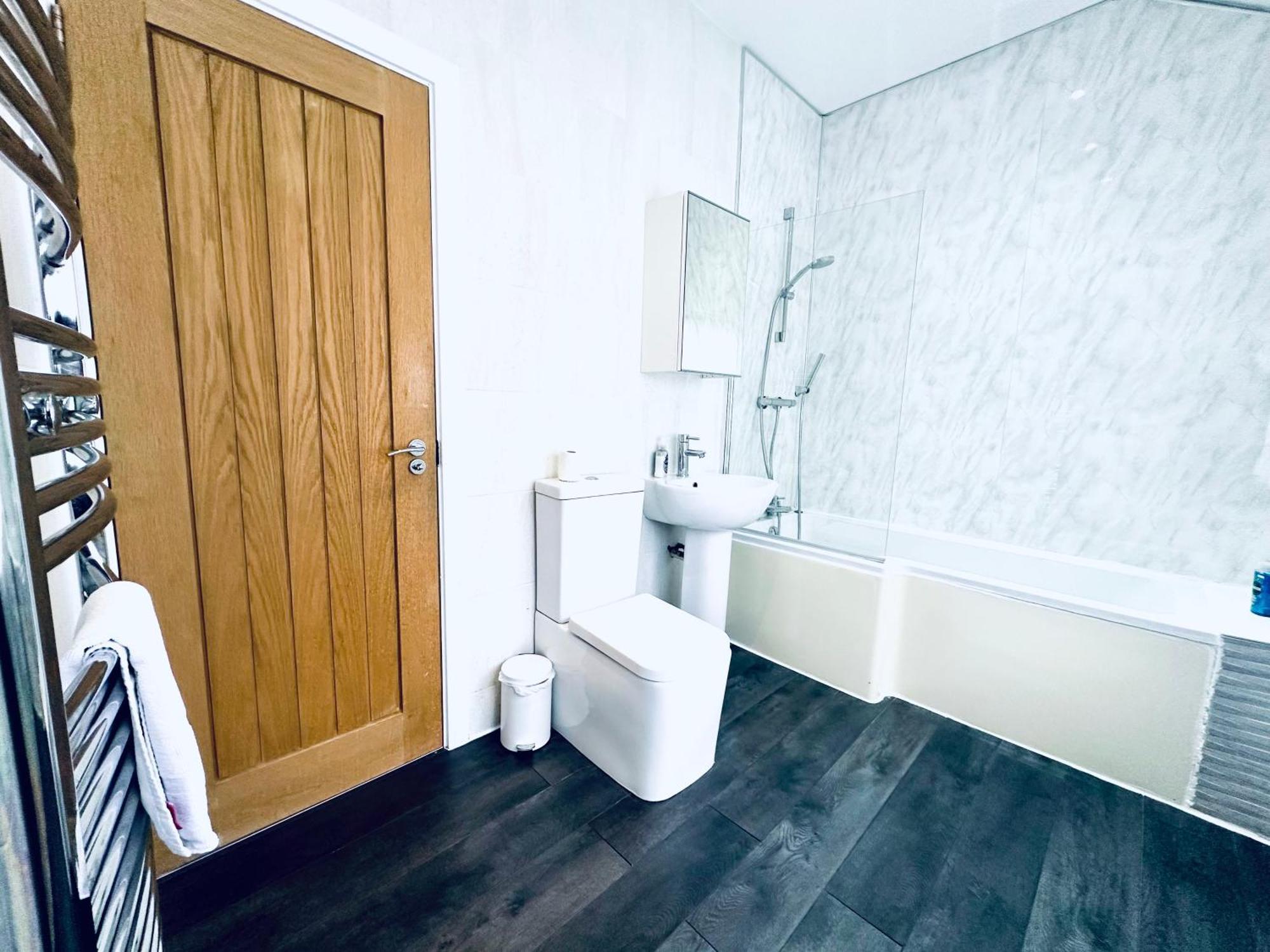 Stylish 1 Bedroom Flat In The Heart Of *